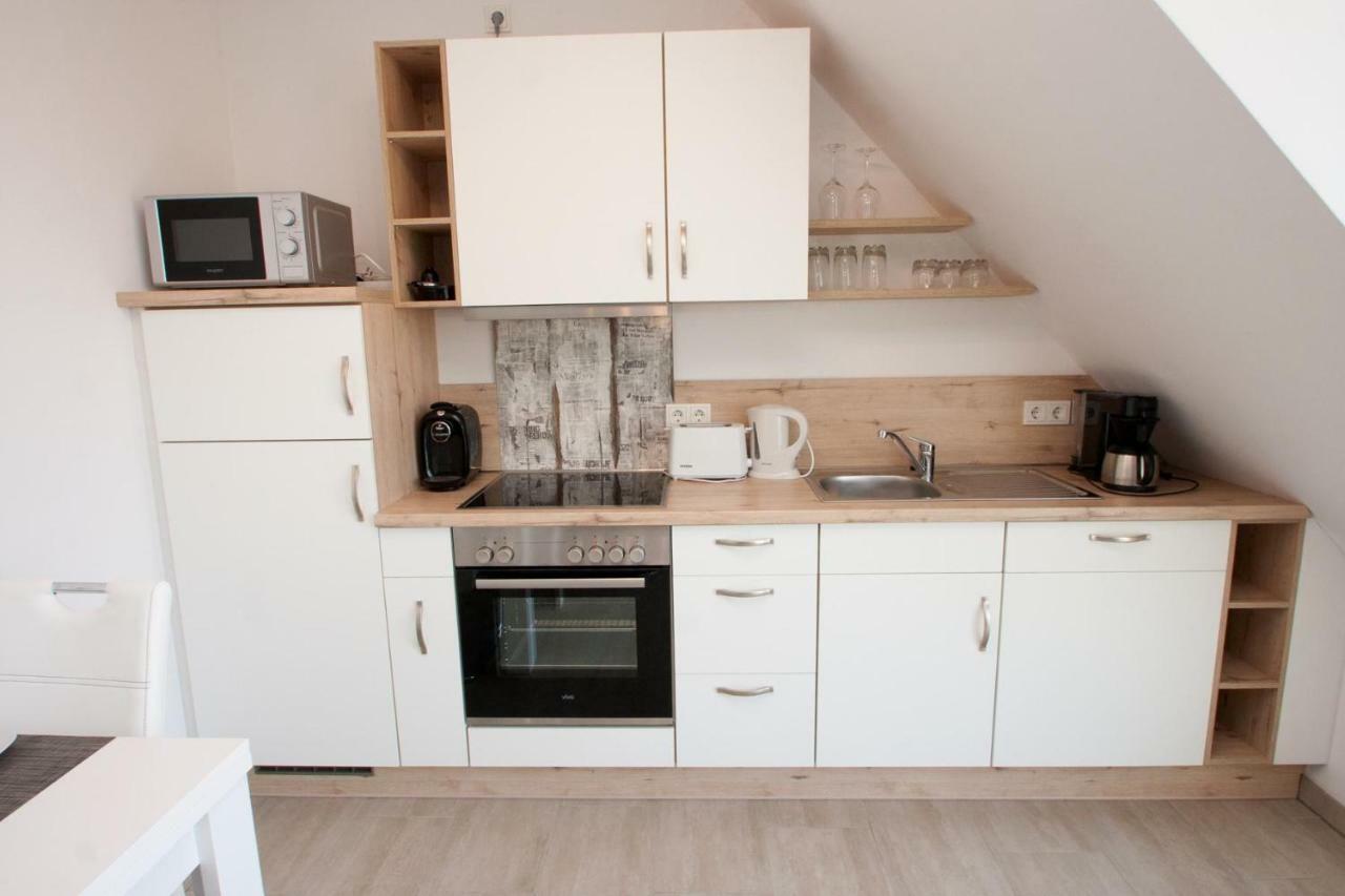 50230... Apartment คาโรลิเนนซีล ภายนอก รูปภาพ